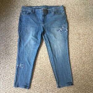 Talbots Flawless Girlfriend Jeans Size 16 16W Embroidered Cropped Denim Capris